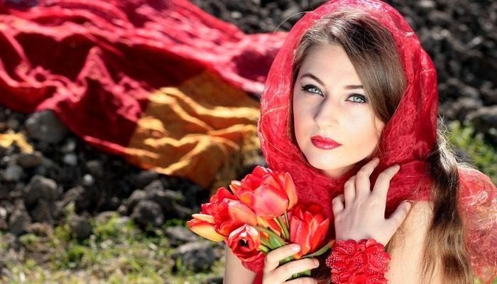 girl-about-red-blue-eyes-90757-2